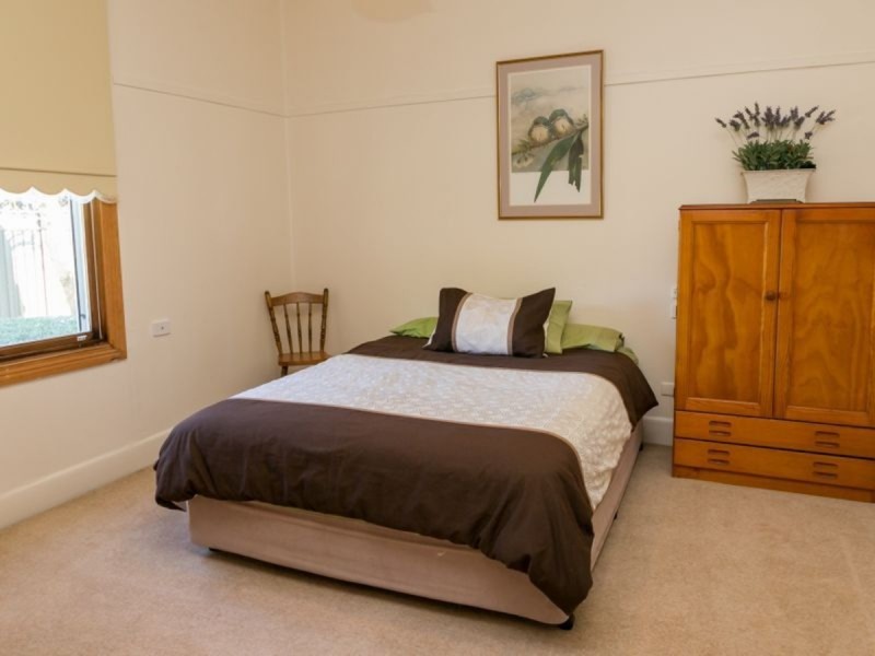 128 Gibsons Road, Sale VIC 3850