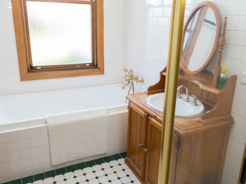 128 Gibsons Road, Sale VIC 3850