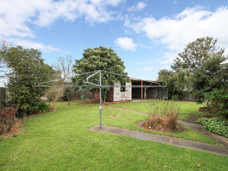 8 Dawson Street, Stratford VIC 3862