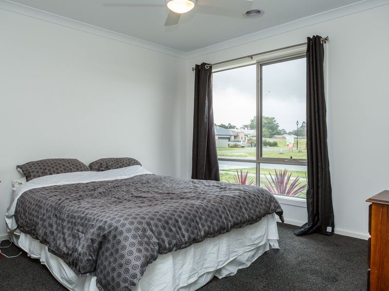 16 Relph Ave, Sale VIC 3850