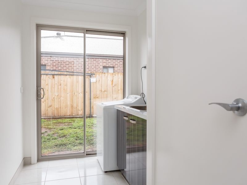 16 Relph Ave, Sale VIC 3850