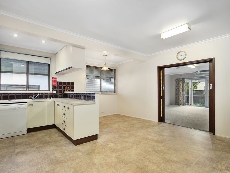 25 Alexandra Ave, Sale VIC 3850