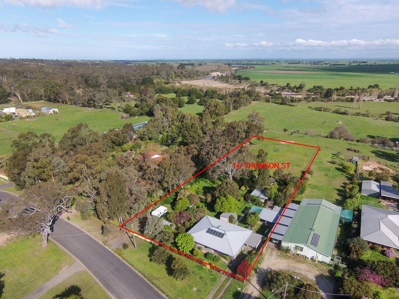 16 Thompson Street, Stratford VIC 3862