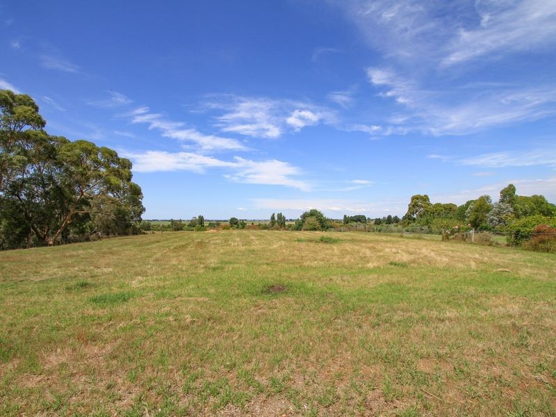 16 Thompson Street, Stratford VIC 3862