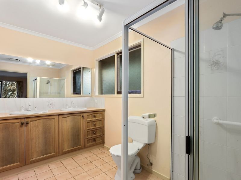 5 Nicole Court, Sale VIC 3850