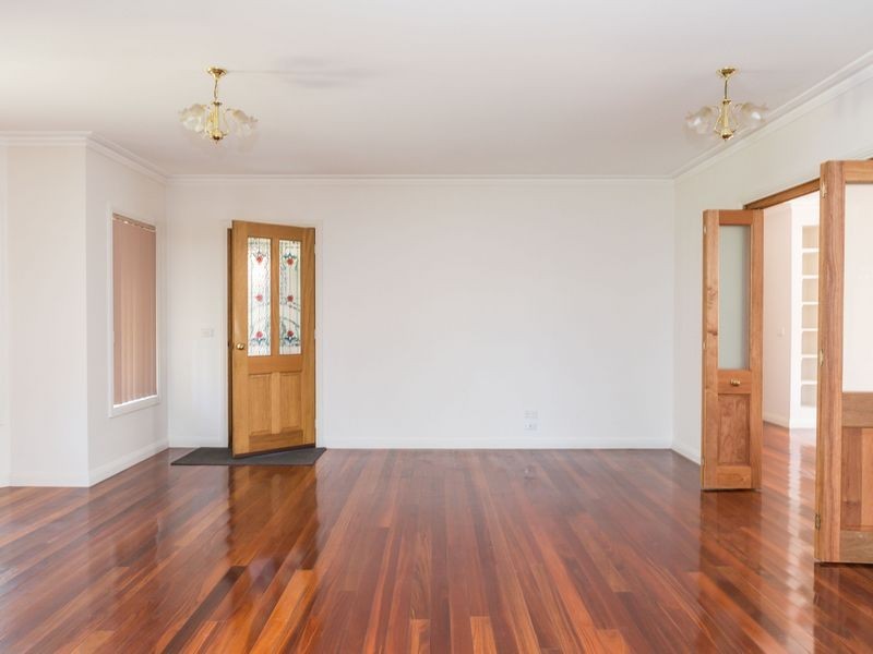 33 Dixon Street, Stratford VIC 3862