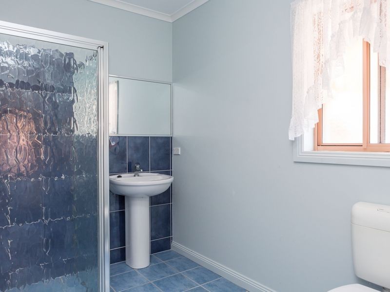 33 Dixon Street, Stratford VIC 3862