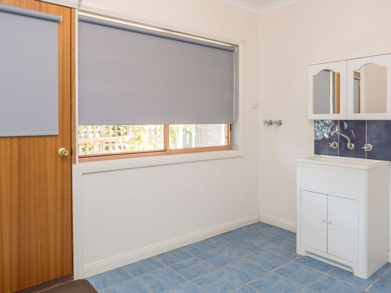 33 Dixon Street, Stratford VIC 3862