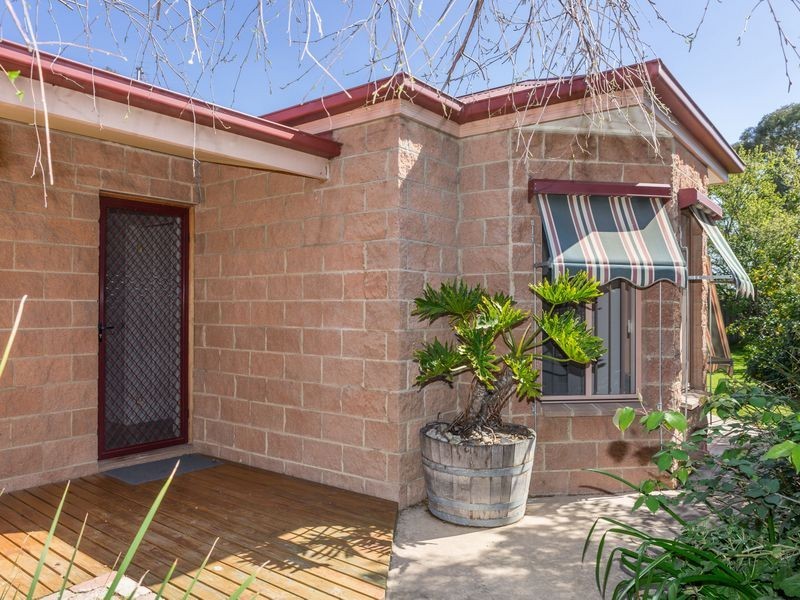 33 Dixon Street, Stratford VIC 3862