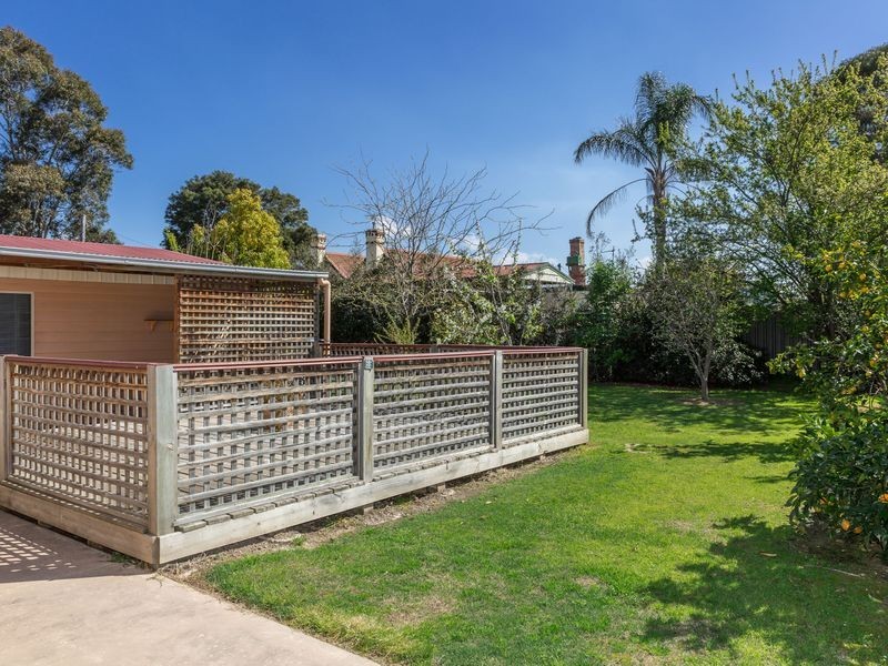 33 Dixon Street, Stratford VIC 3862