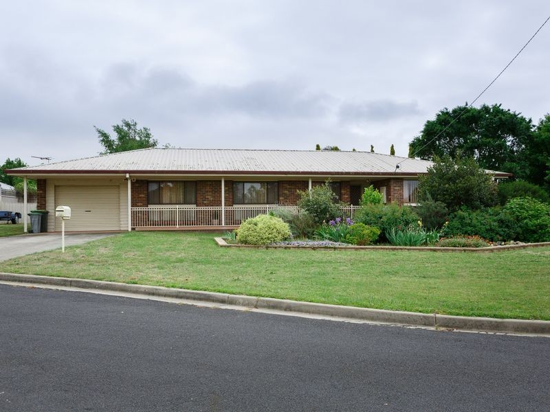 1 Staddon Court, Stratford VIC 3862