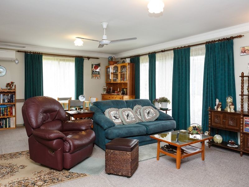 17 McMillan Street, Stratford VIC 3862