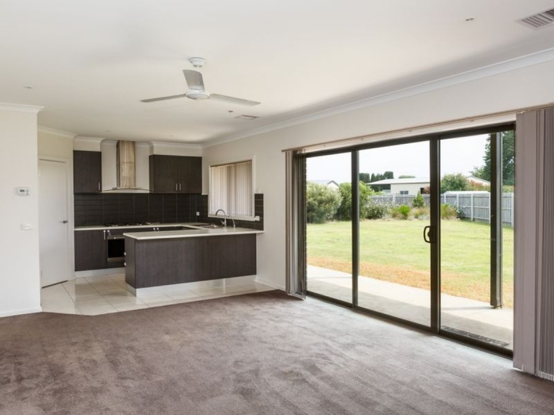 9 Stuart Place, Sale VIC 3850