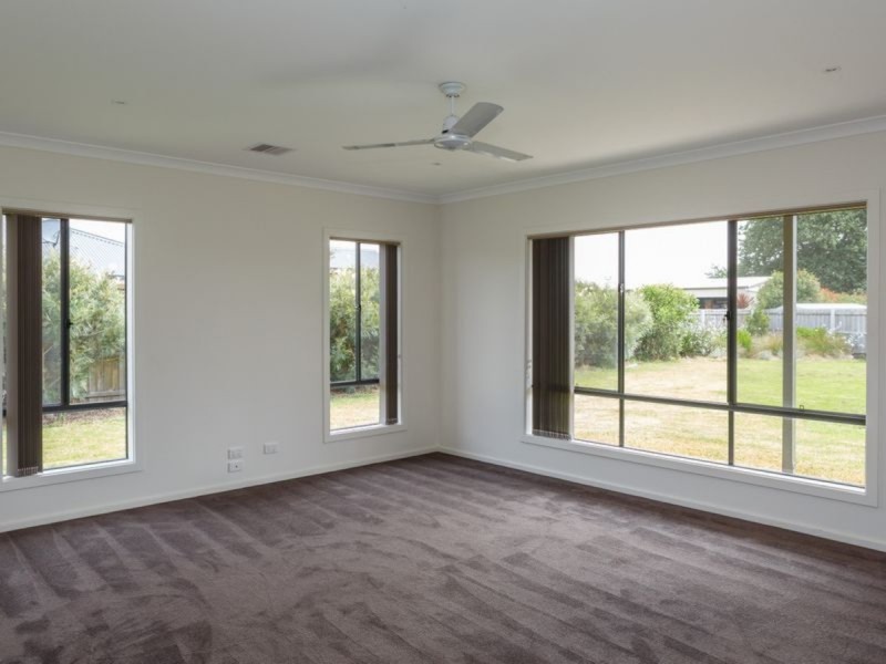 9 Stuart Place, Sale VIC 3850