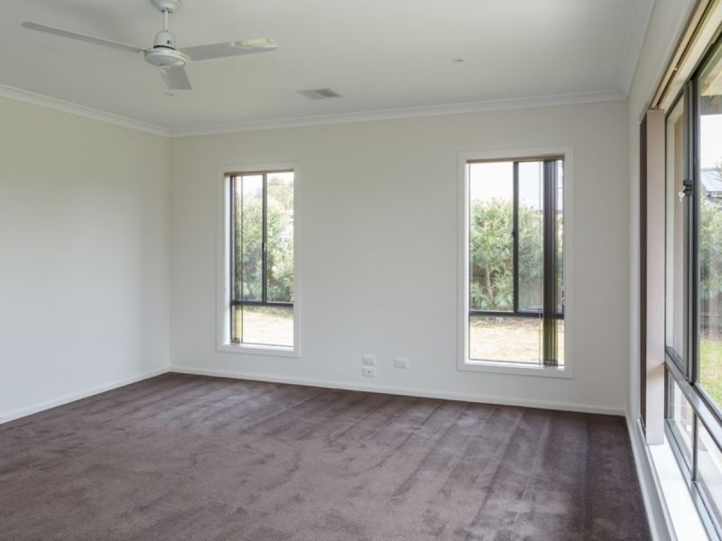 9 Stuart Place, Sale VIC 3850
