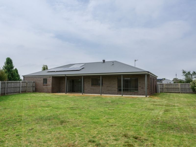 9 Stuart Place, Sale VIC 3850