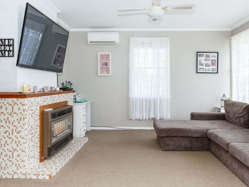 28 Overend Crescent, Sale VIC 3850