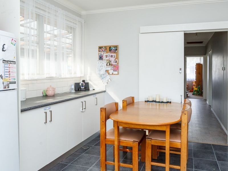 28 Overend Crescent, Sale VIC 3850