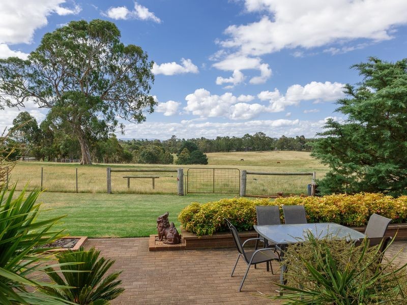 75 Newton Drive, Stratford VIC 3862