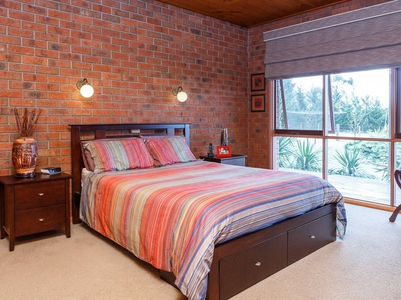 75 Newton Drive, Stratford VIC 3862