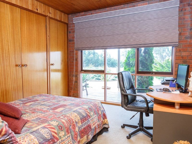 75 Newton Drive, Stratford VIC 3862