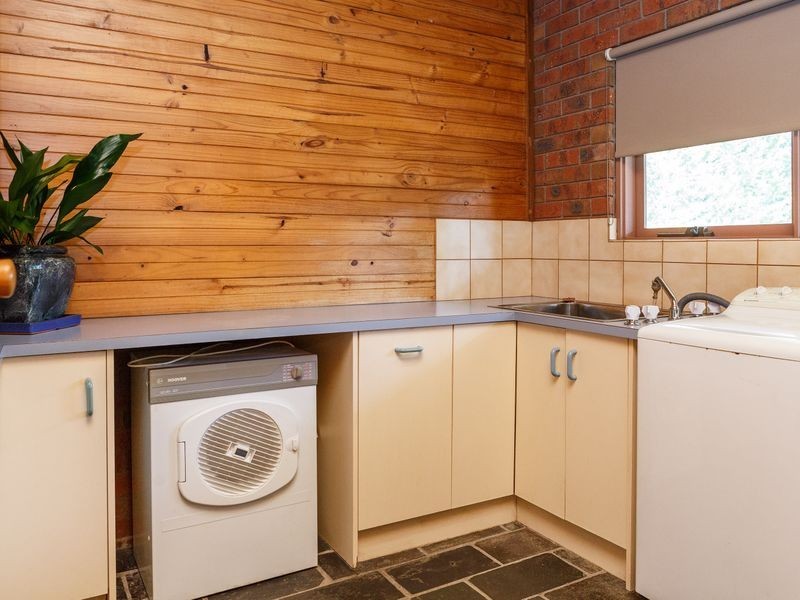 75 Newton Drive, Stratford VIC 3862