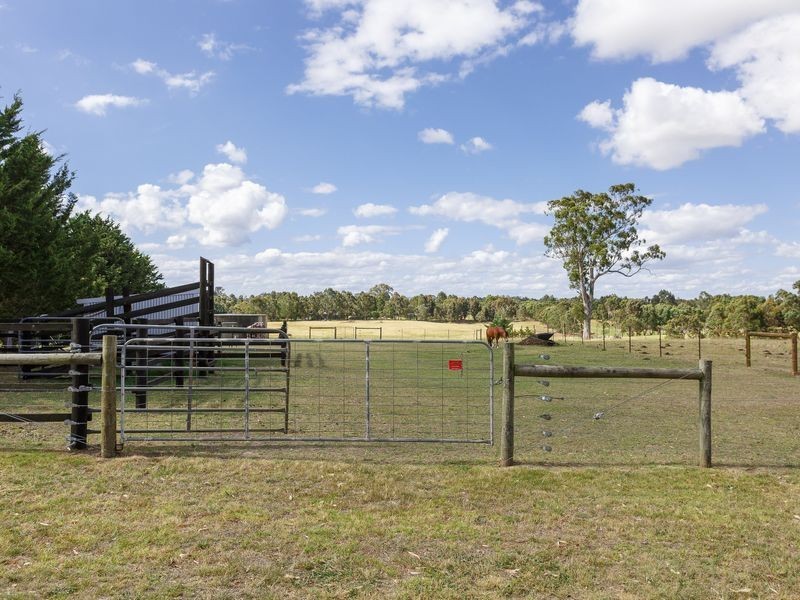 75 Newton Drive, Stratford VIC 3862