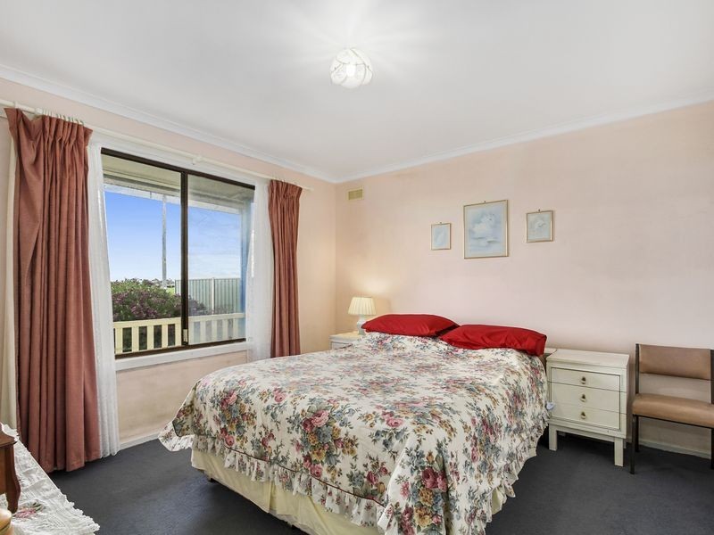 38 Ellen Ave, Seaspray VIC 3851