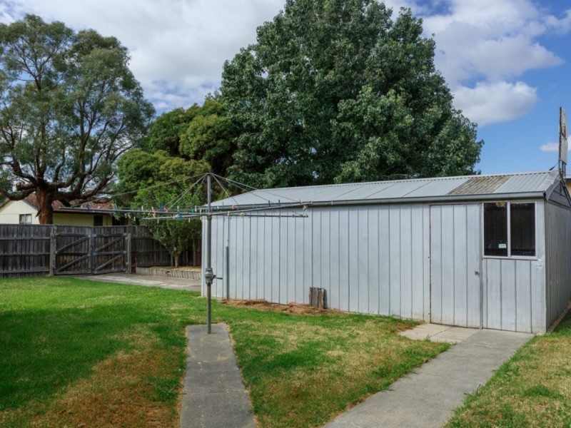 10 Treloar Street, Sale VIC 3850