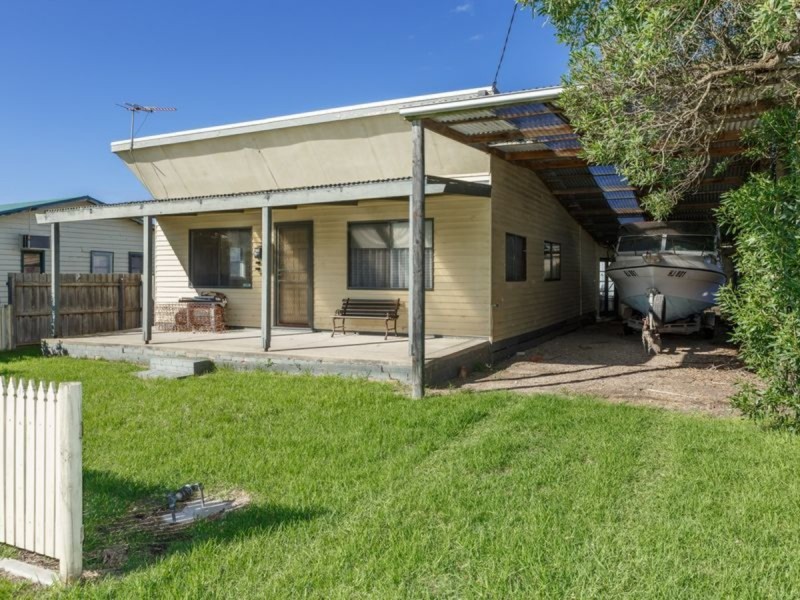 25 Government Road, Seaspray VIC 3851