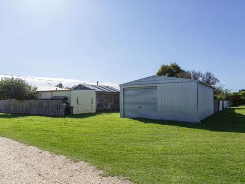25 Government Road, Seaspray VIC 3851