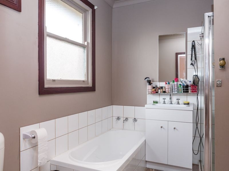 23 Leslie Street, Sale VIC 3850