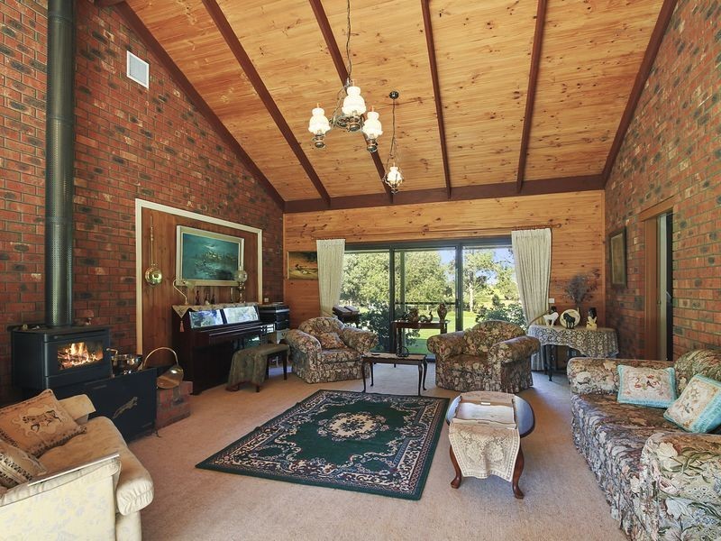 38 Hunter Road, Stratford VIC 3862