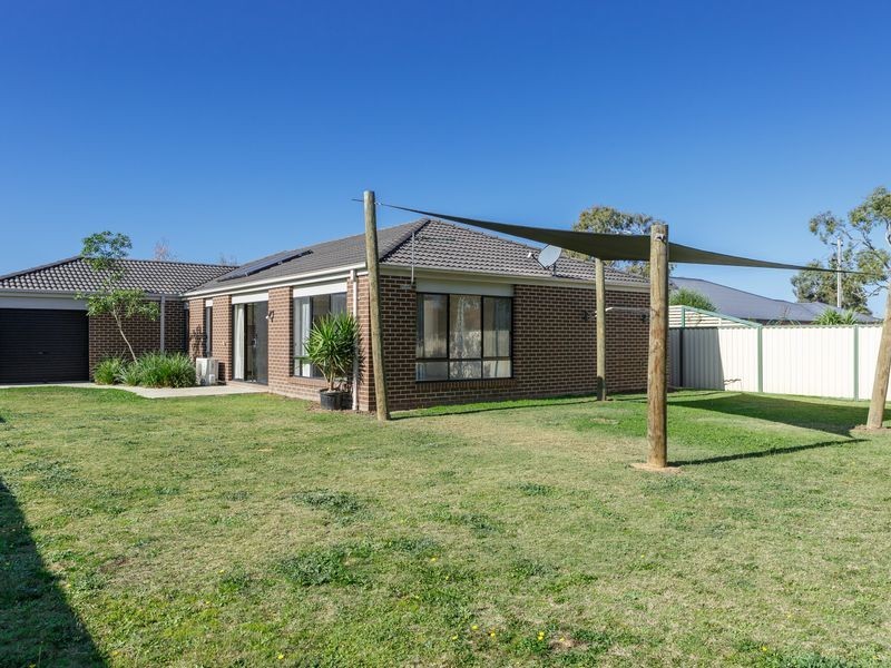 3 Gilchrist Court, Stratford VIC 3862