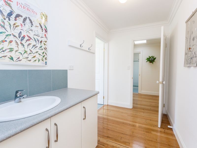 16 Lansdowne Street, Sale VIC 3850