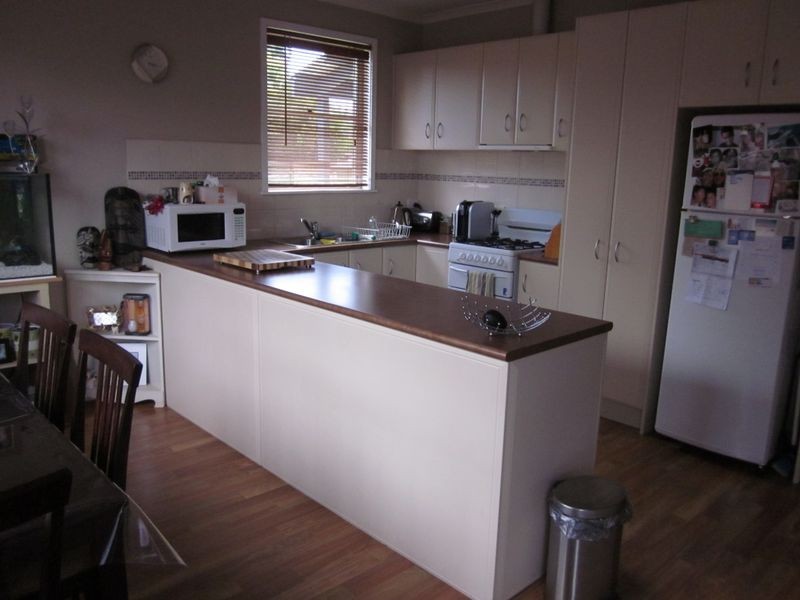 4 Overend Crescent, Sale VIC 3850