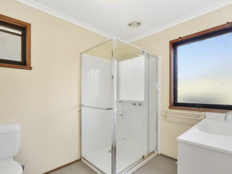 11 Boggy Creek Road, Longford VIC 3851