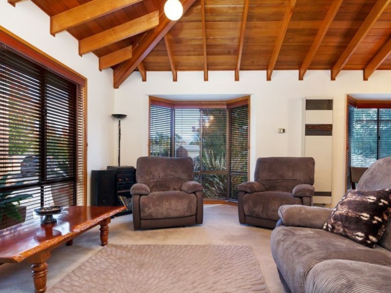 34 Helen Crescent, Sale VIC 3850
