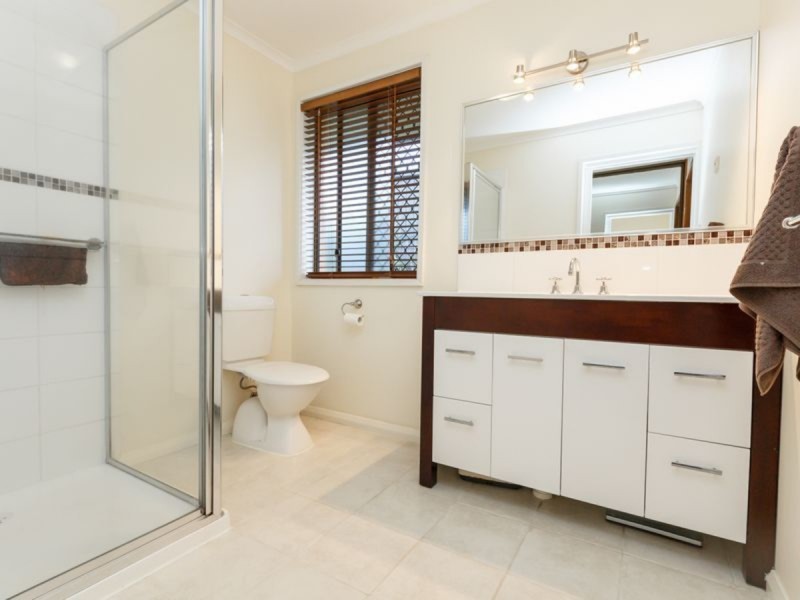 34 Helen Crescent, Sale VIC 3850