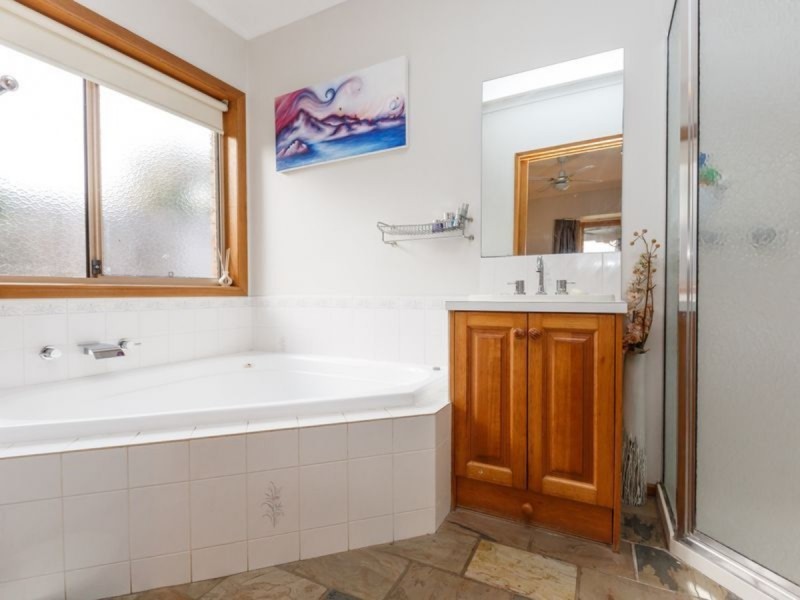 7 Casuarina Court, Sale VIC 3850