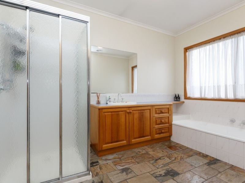7 Casuarina Court, Sale VIC 3850