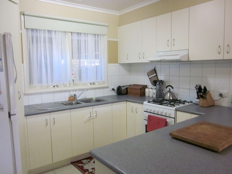 16 Alameda Drive, Sale VIC 3850