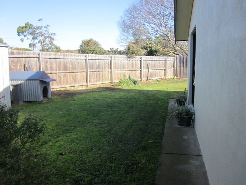 16 Alameda Drive, Sale VIC 3850