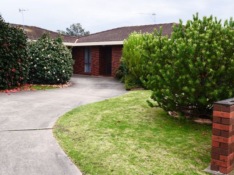 1/4 Oak Street, Sale VIC 3850