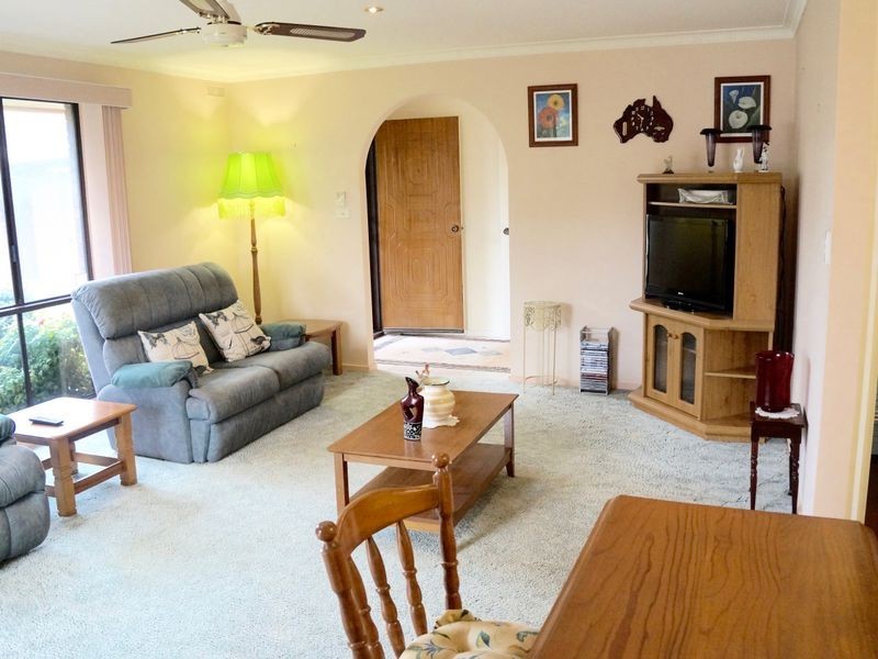 1/4 Oak Street, Sale VIC 3850