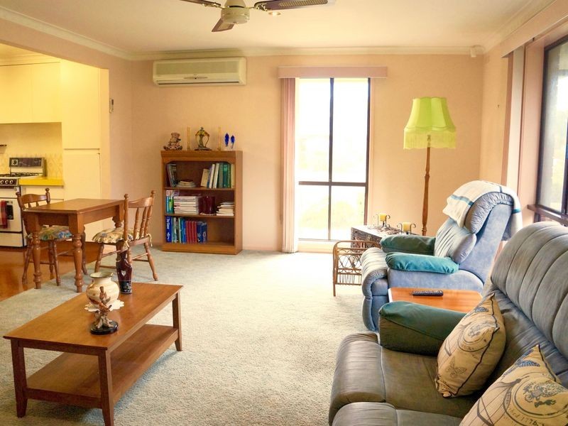 1/4 Oak Street, Sale VIC 3850