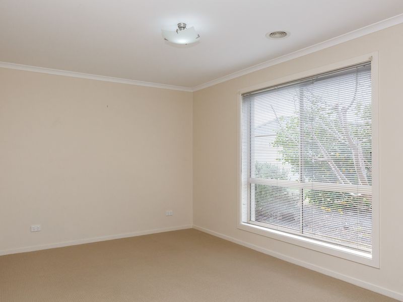 24 Krista Court, Sale VIC 3850