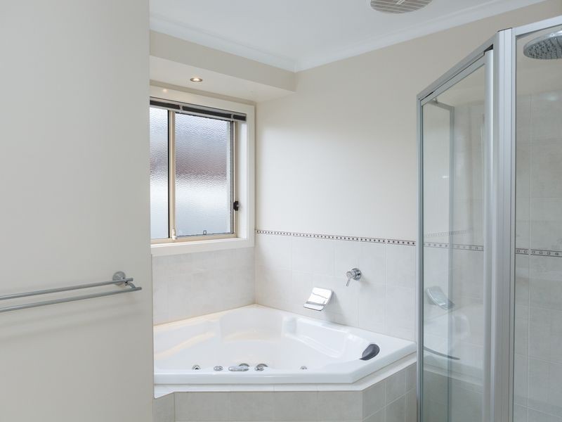 24 Krista Court, Sale VIC 3850