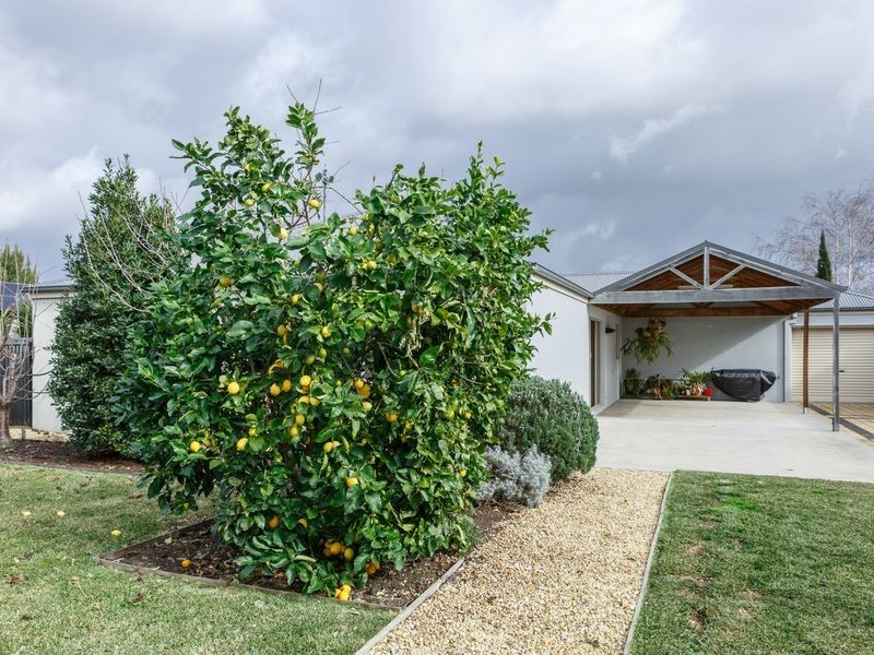 24 Krista Court, Sale VIC 3850