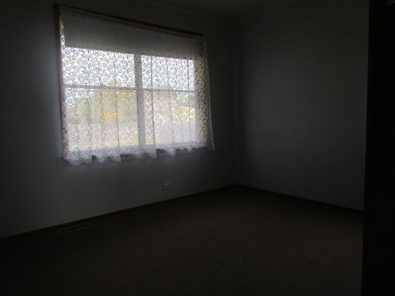 1 Alexandra Avenue, Sale VIC 3850